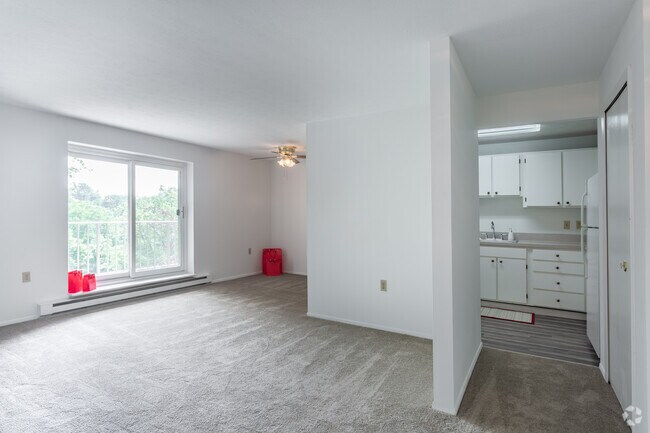 2BD 1BA 820 ft². - Tower In The Park