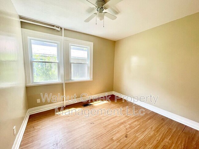Foto del edificio - 1143 W 9th St
