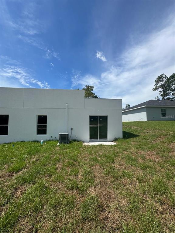 Foto del edificio - 9187-9189 N Travis Dr