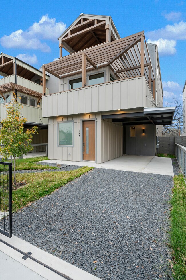 Building Photo - 127 E Fest St