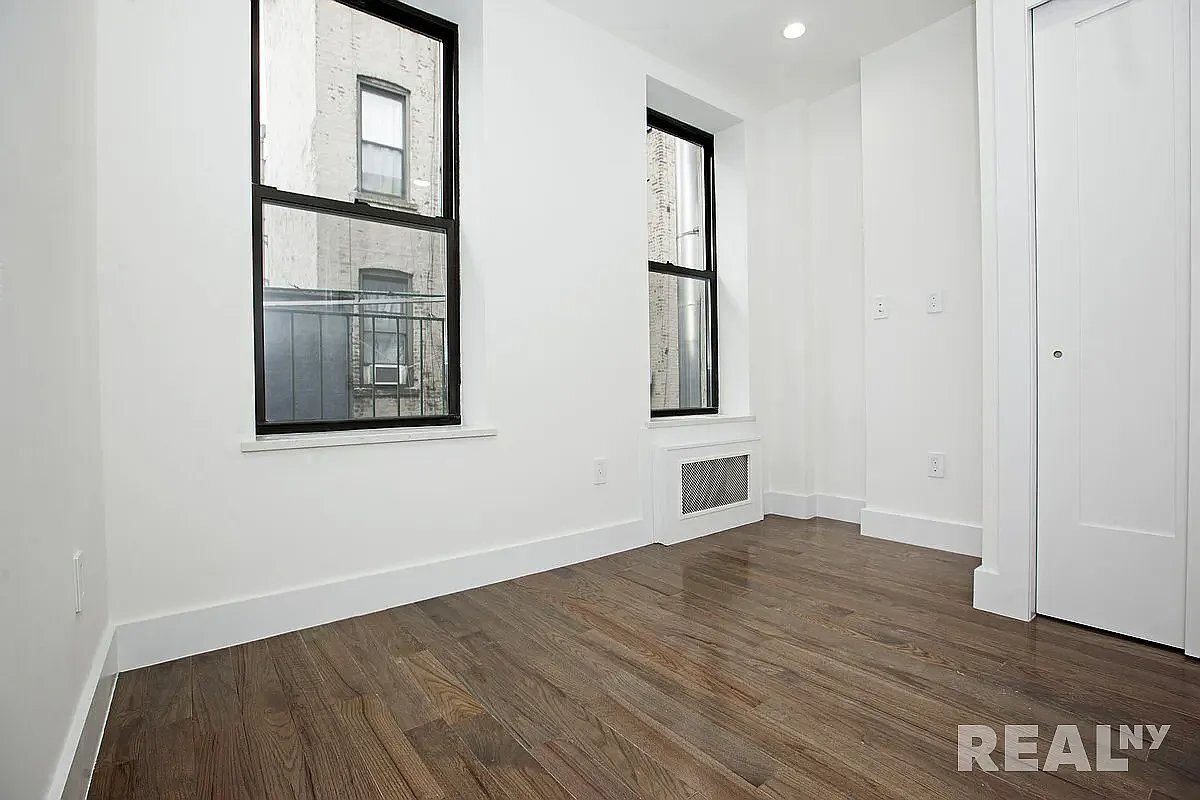 Primary Photo - 19 Eldridge St