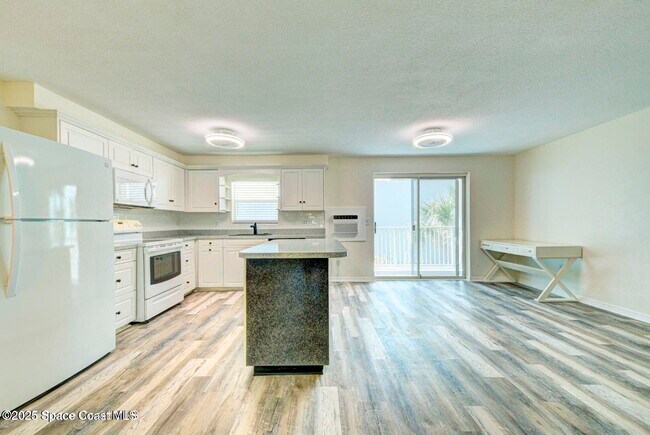 Foto del edificio - 3820 Ocean Beach Blvd