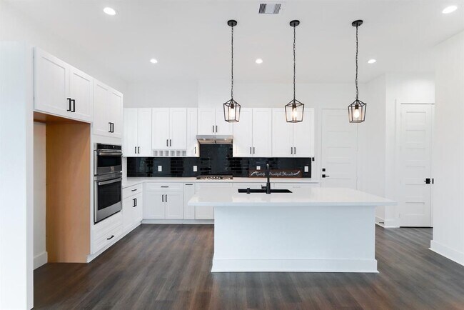 Foto del edificio - 32 Englewood Ct