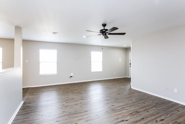 Building Photo - 16737 Woodside Dr