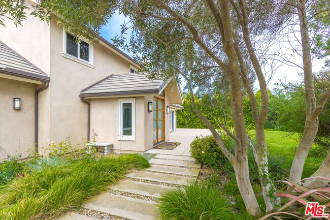 Foto del edificio - 28929 Wight Rd