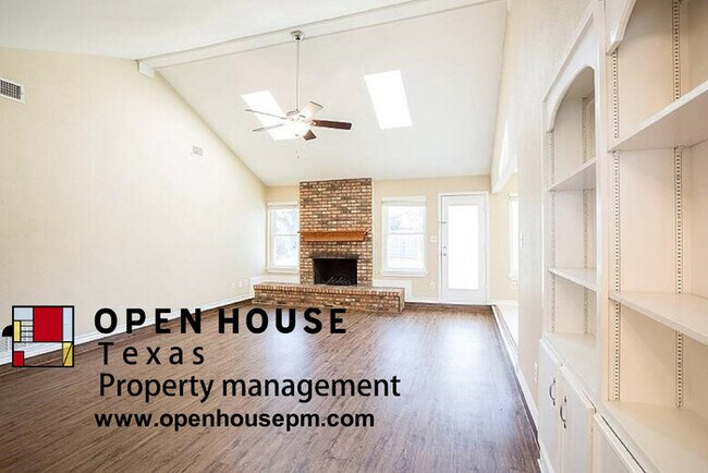 Foto del edificio - 4900 Ridgeline Dr Arlington