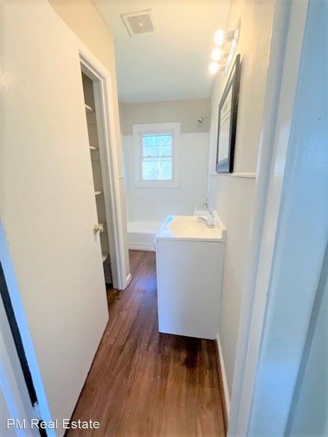 Building Photo - 2 br, 1 bath House - 3704 Yanceyville Stre...