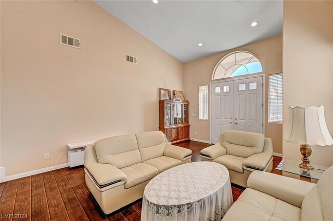 Building Photo - 2708 Langlade Ave