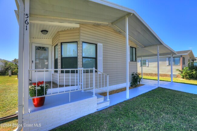 Foto del edificio - 561 Dolphin Cir