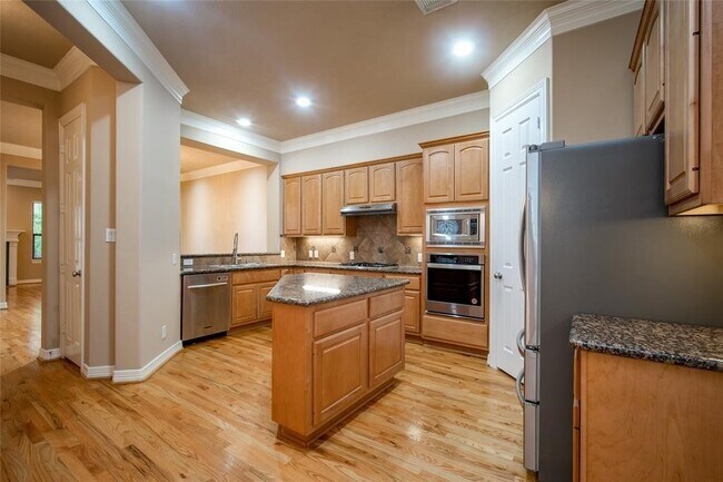 Foto del edificio - 2906 Royal Oaks Crest