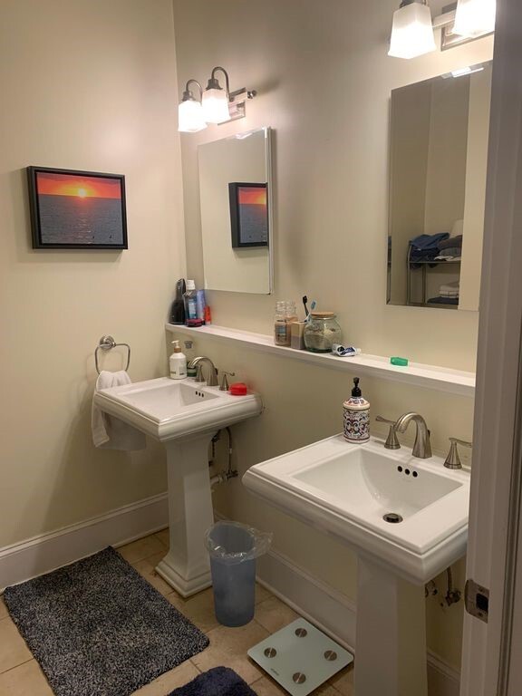 Bathroom - 1948 N Cleveland Ave