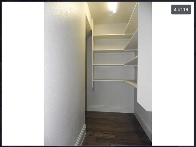 Foto del edificio - 7304 Mitchell Dr