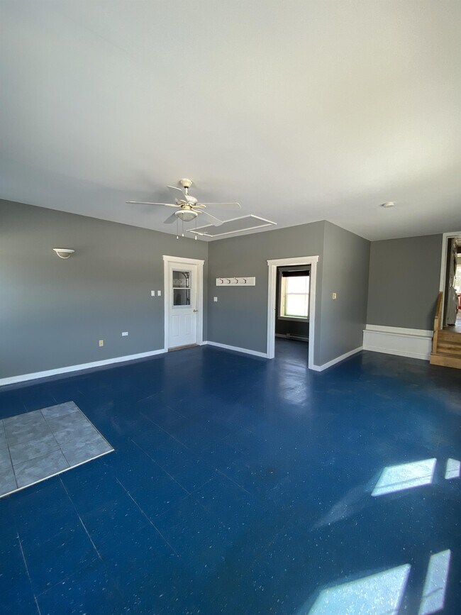 Building Photo - 1804 Chem. Saint-Ignace Station