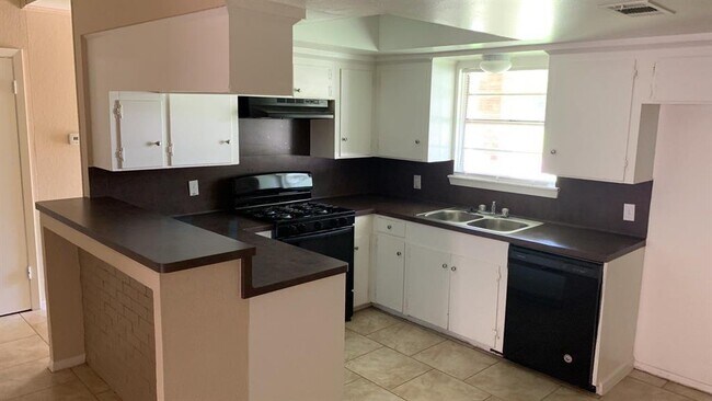 Foto del edificio - 6303 Harmon St