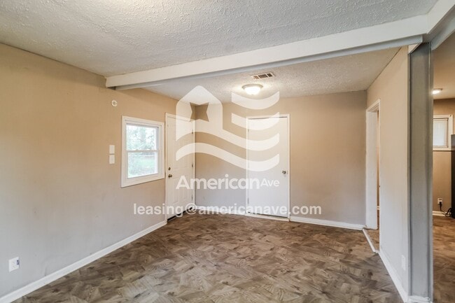 Building Photo - 2423 Adger Rd