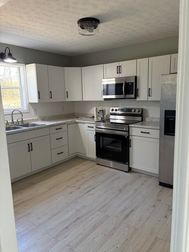 Foto del edificio - 41 Roberts Ln