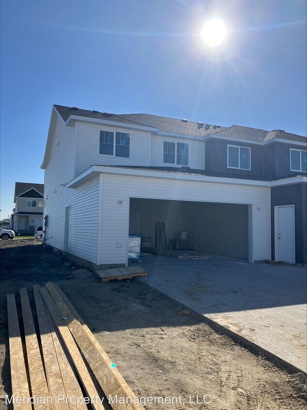Primary Photo - 3 br, 2.5 bath Apartment - 4950 36th Ave S...