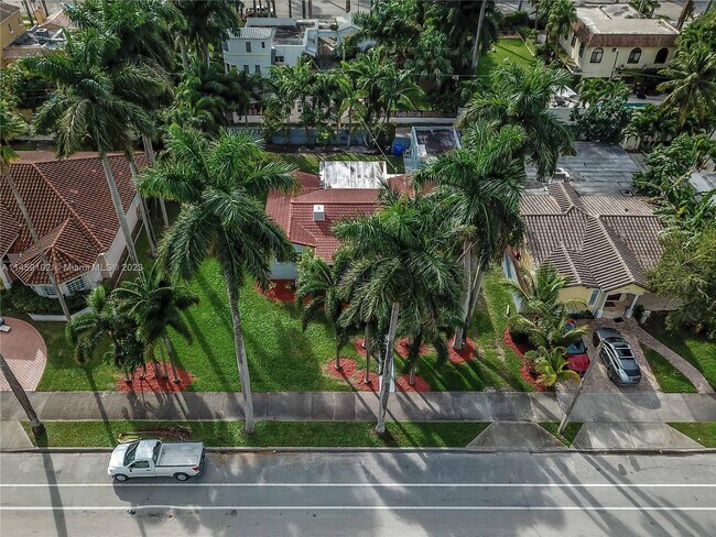 Foto del edificio - 1320 Hollywood Blvd