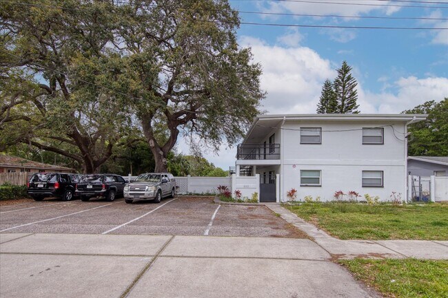 Foto del edificio - 662 Union Street, Unit 2C