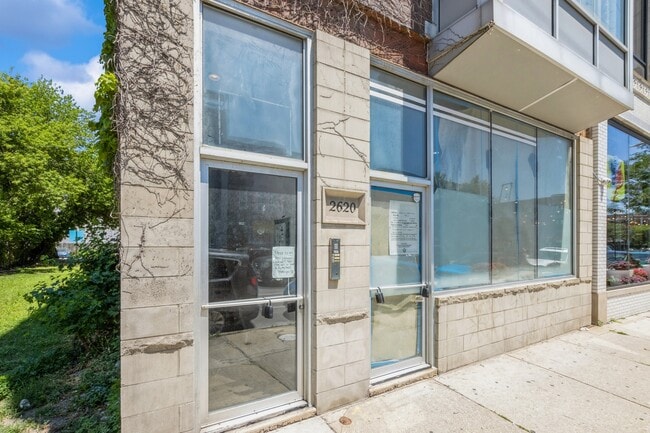 Building Photo - 2620 W North Ave