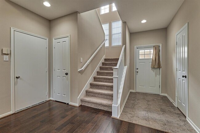 Foto del edificio - 83 Woodlily Pl