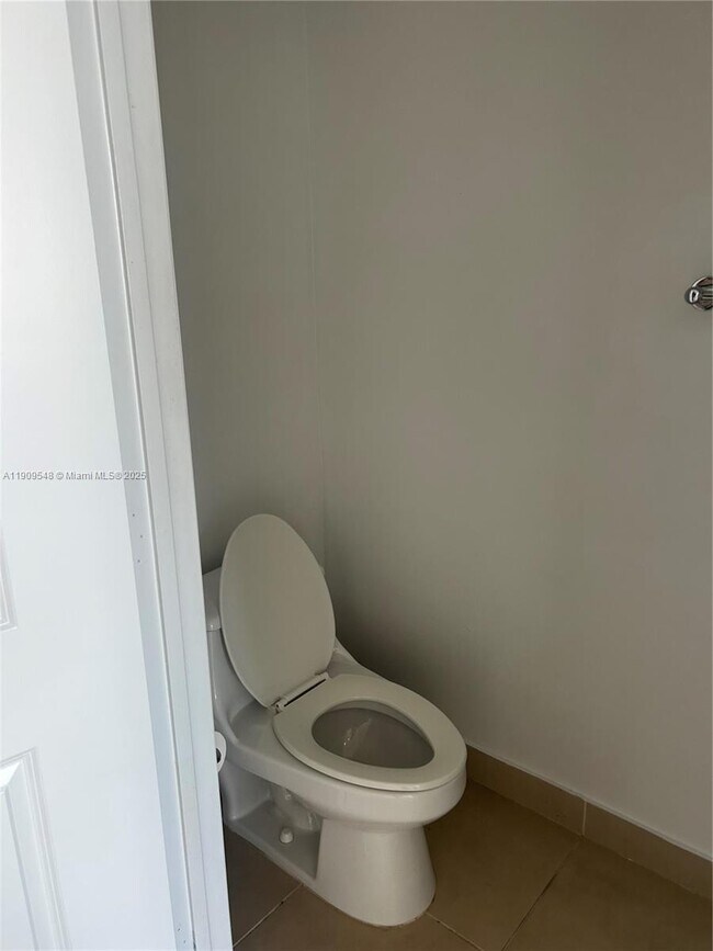 Foto del edificio - 480 Hibiscus St