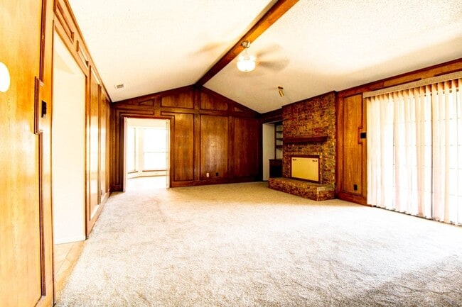 Building Photo - 758 Brighton Ln