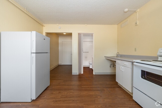 1BR, 1BA - 548SF - Kitchen - Catalina Village Apartments