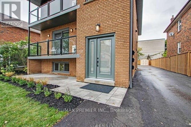 Building Photo - 52 Vanevery St