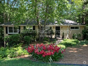 Building Photo - 383 Springdale Dr NE