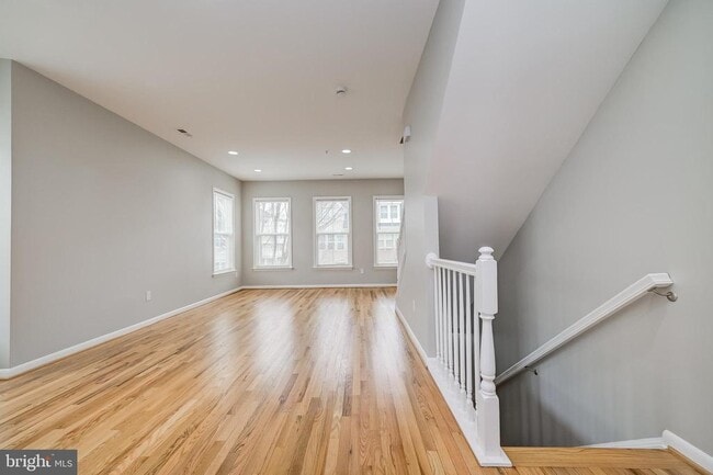 Foto del edificio - 252 Hemingway Dr