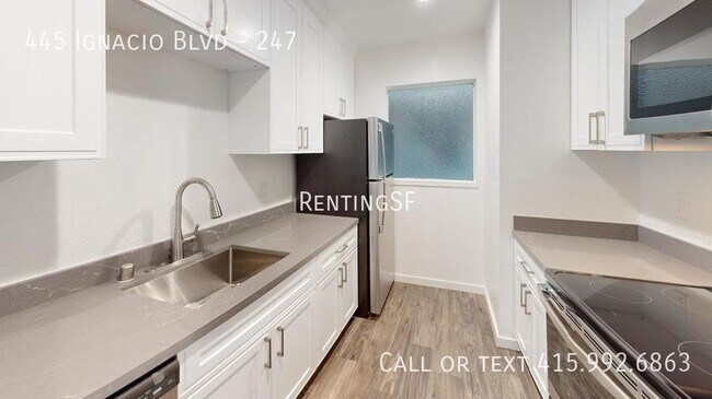 Building Photo - Ignacio Hills Tennis & Garden Apts