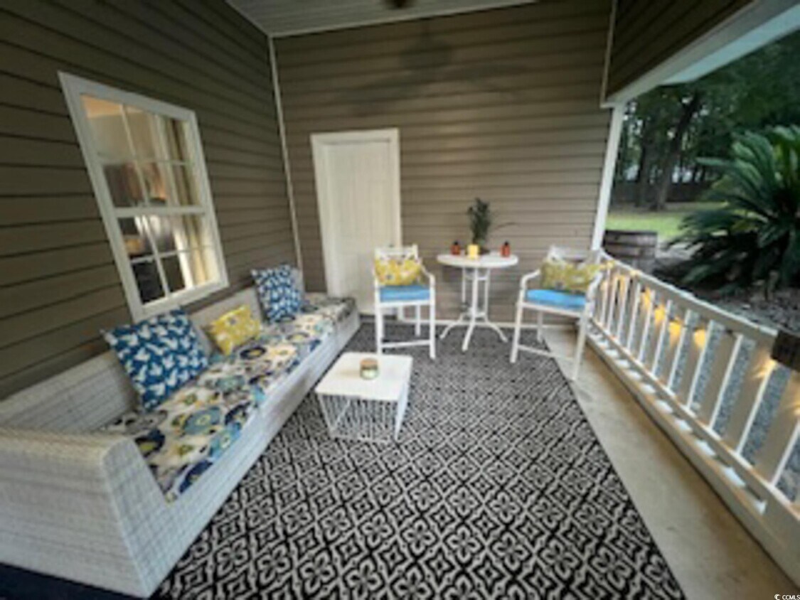 Foto principal - 5588 Daybreak Rd