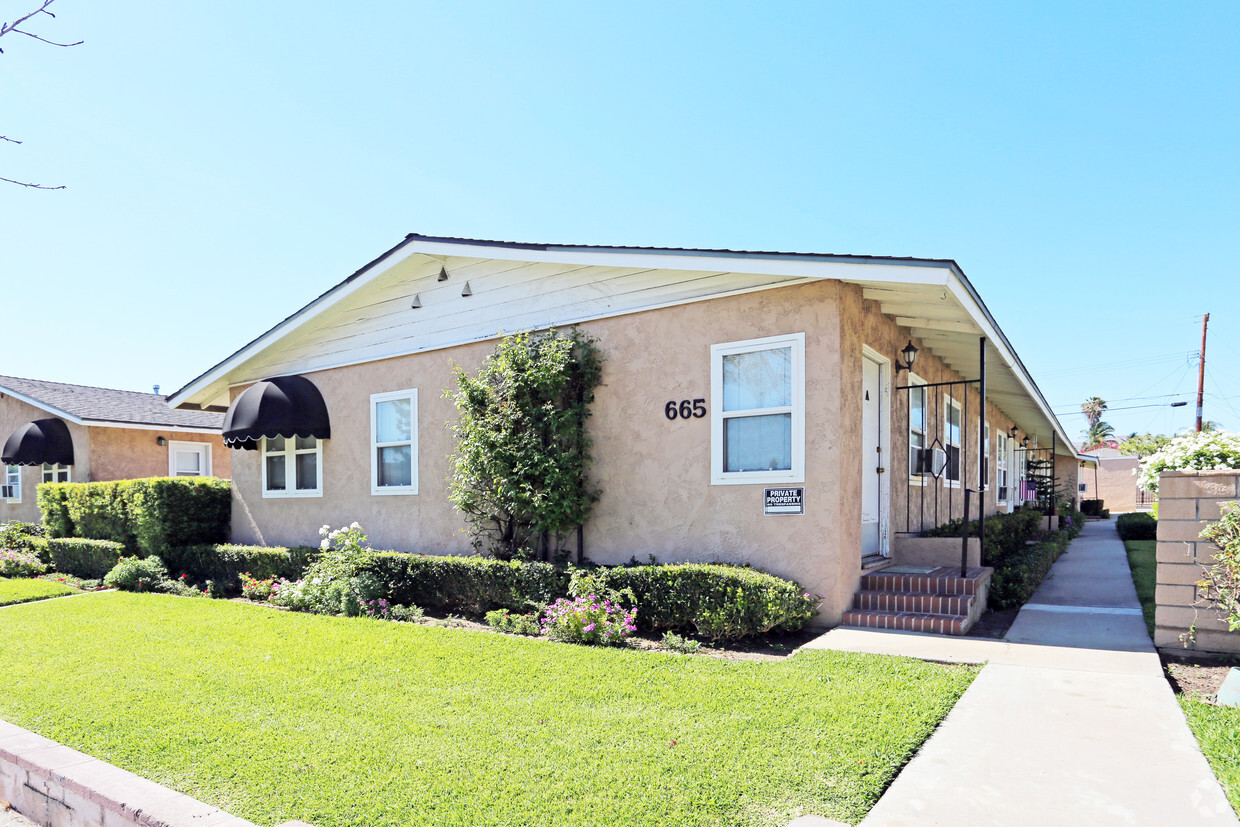 Primary Photo - Civic Center Apartments