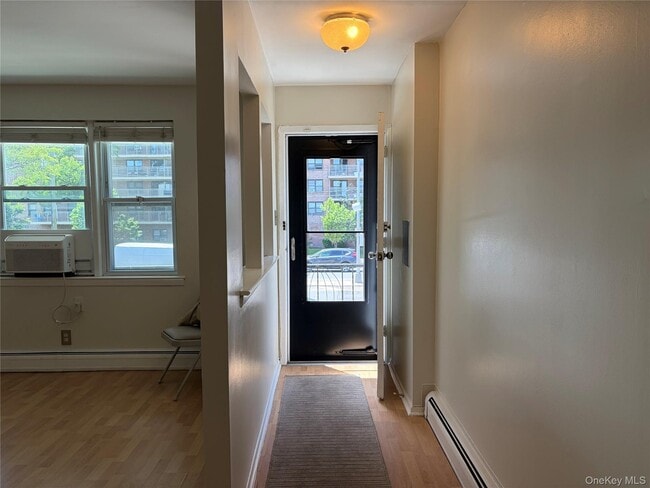 Building Photo - 2735 Cropsey Ave