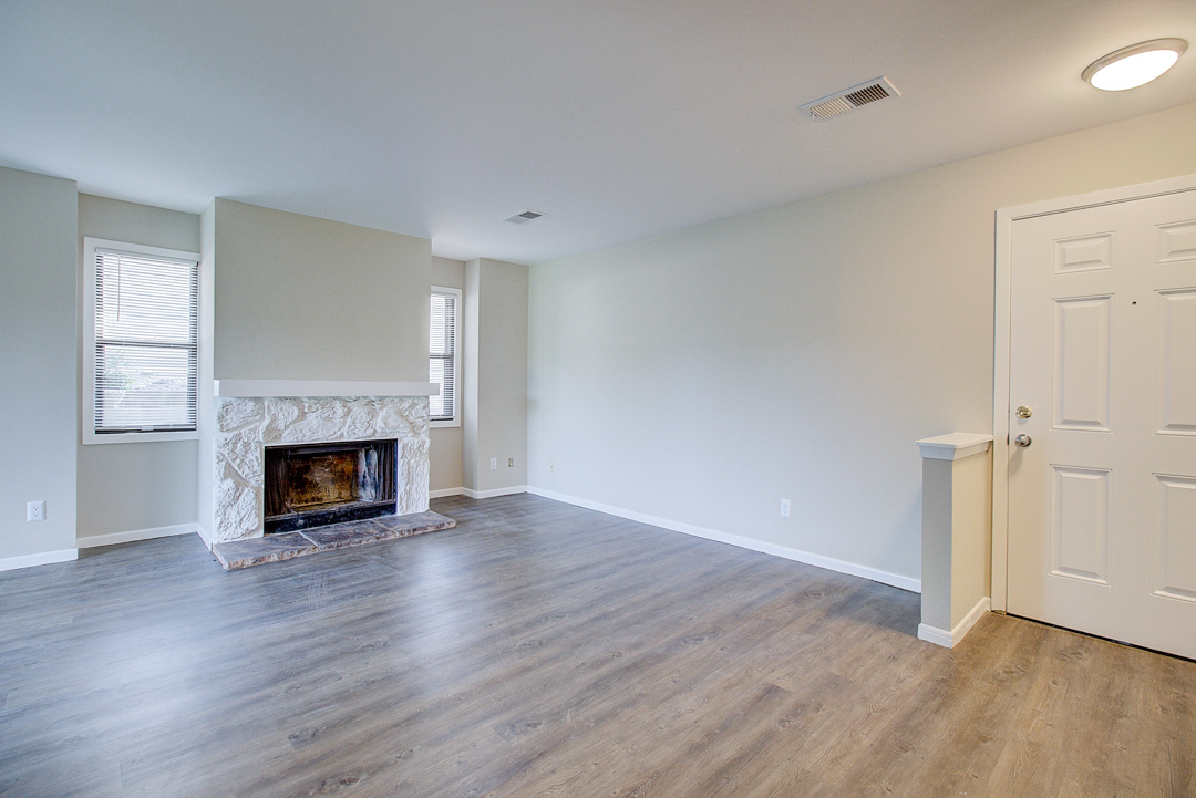 Primary Photo - Apple Glen Apartments
