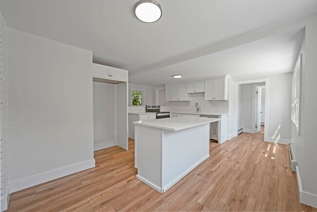 Foto del edificio - 282 Parker Rd