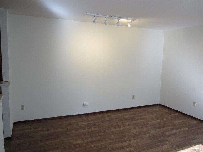 Foto del edificio - 1939 Windmill Cir