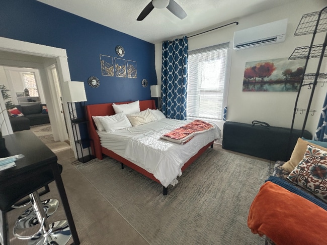 Building Photo - 859 S Grn St