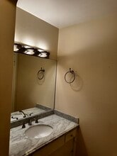 Building Photo - 932 Peninsula Ave