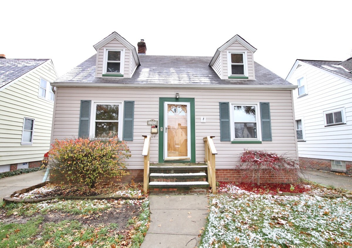 17601 Glenshire Ave, Cleveland, OH 44135 House Rental in Cleveland