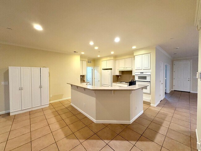 Foto del edificio - Gorgeous 4 Bedroom 2 Bath Home with Large ...
