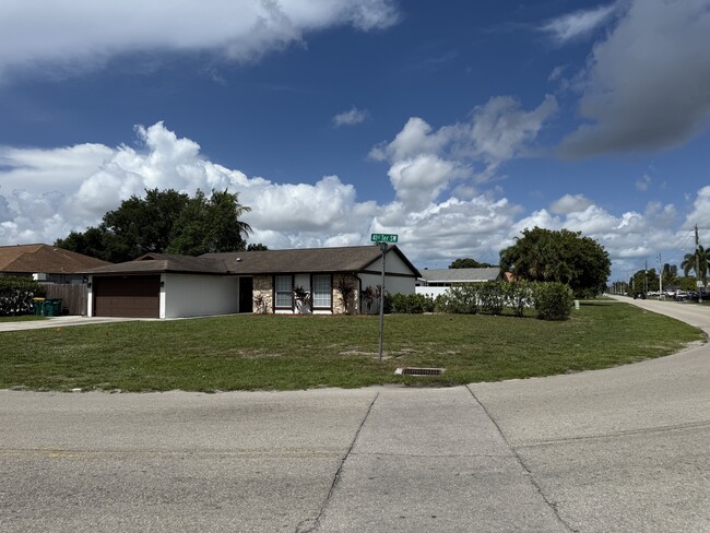Building Photo - 1701 41st Ter SW