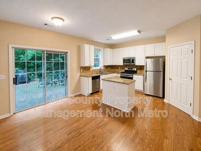 Foto del edificio - 2720 Two Rock Ct