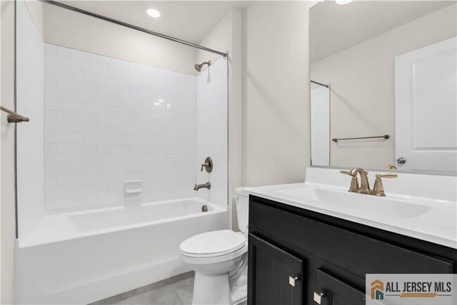 Foto del edificio - 504 E International Rd