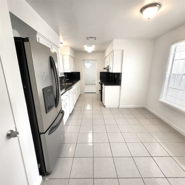 Foto del edificio - 17223 Artwood Ln