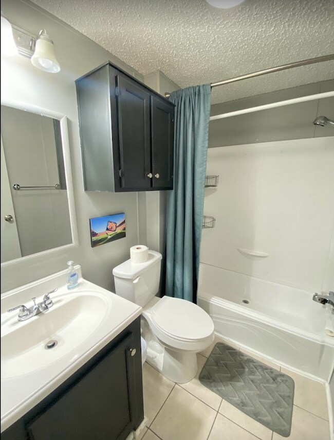 Foto del edificio - 3 Bedroom/ 2 Bathroom Mobile Home with a f...