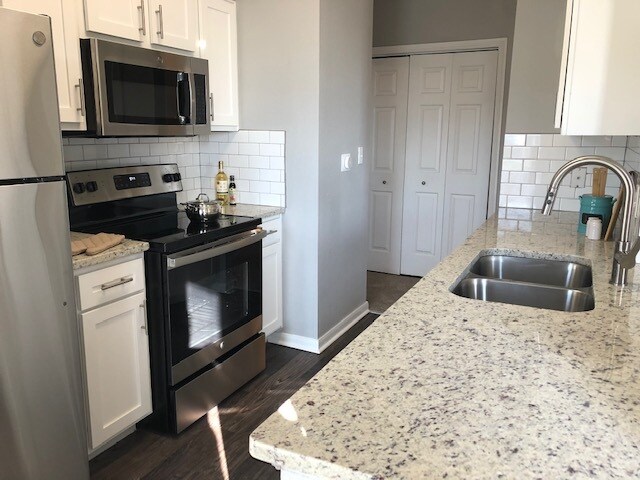 Building Photo - Stonebridge at the Ranch