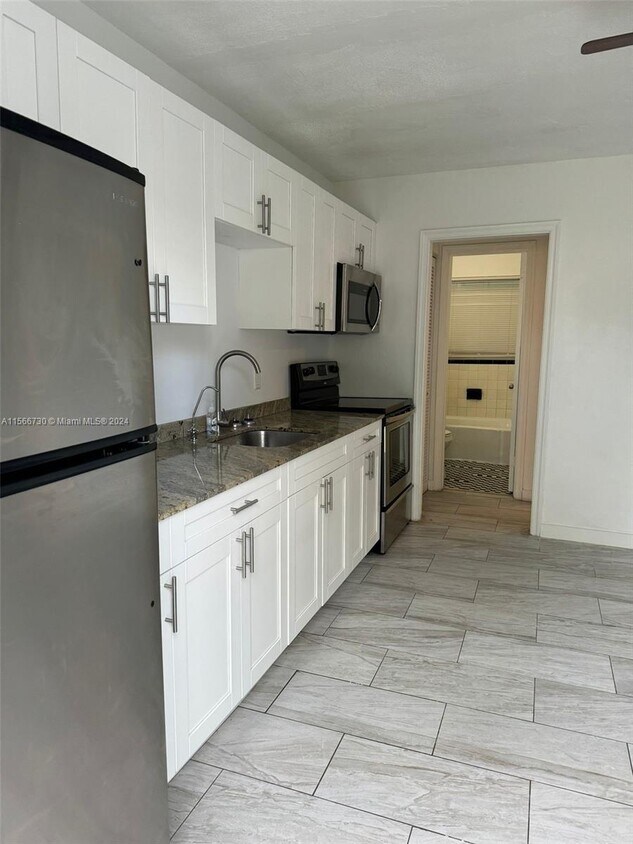 Primary Photo - 1324 N 58th Ave