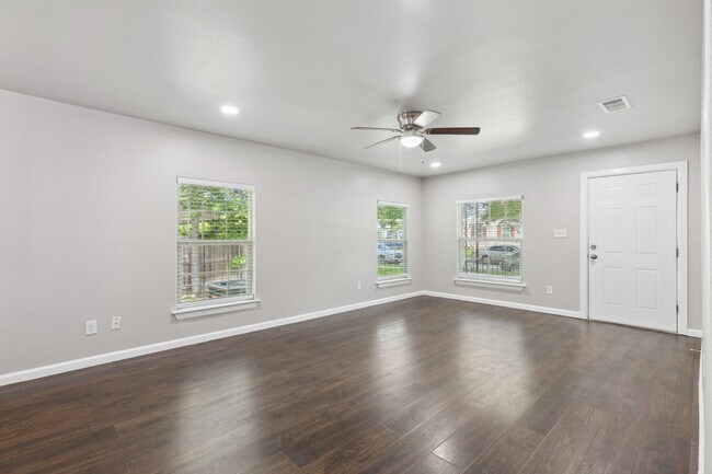 Foto del edificio - 4016 Winfield Ave